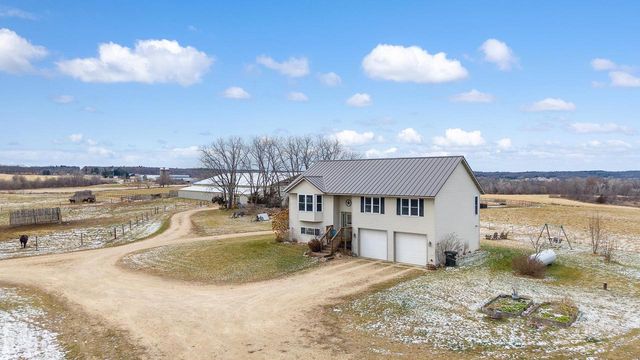W6800 County Road D, Oxford, WI 53952