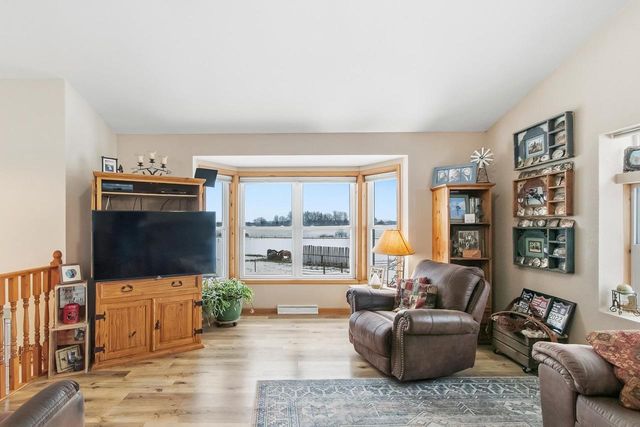 W6800 County Road D, Oxford, WI 53952