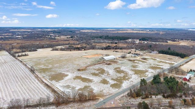 W6800 County Road D, Oxford, WI 53952