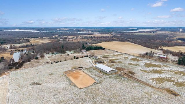 W6800 County Road D, Oxford, WI 53952