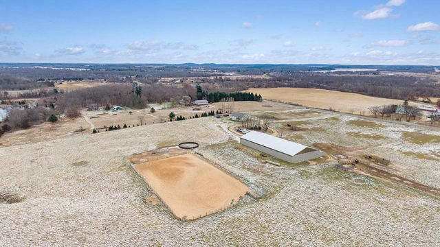 W6800 County Road D, Oxford, WI 53952