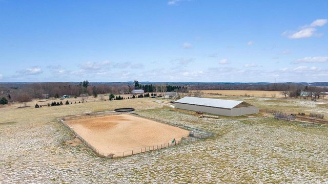 W6800 County Road D, Oxford, WI 53952