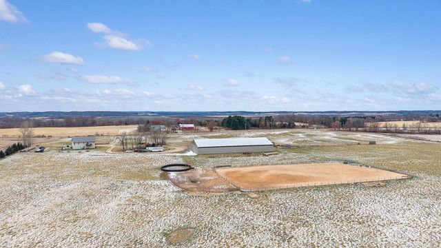 W6800 County Road D, Oxford, WI 53952