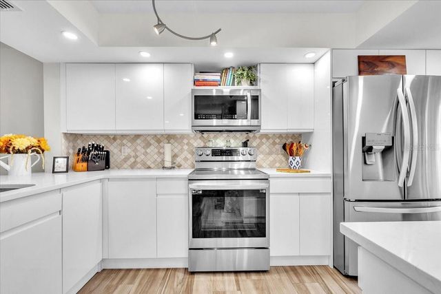 5209 WEDGEWOOD LANE 17, Sarasota, FL 34235
