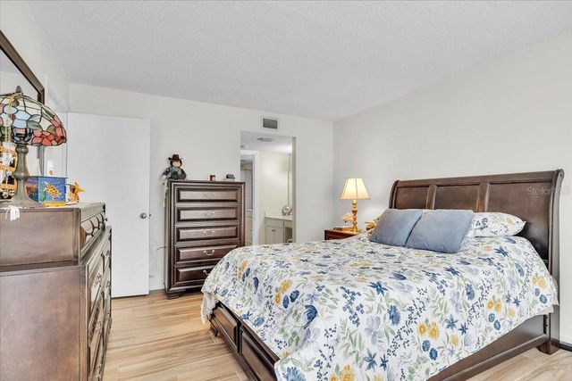 5209 WEDGEWOOD LANE 17, Sarasota, FL 34235
