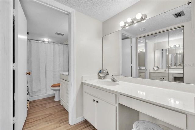 5209 WEDGEWOOD LANE 17, Sarasota, FL 34235