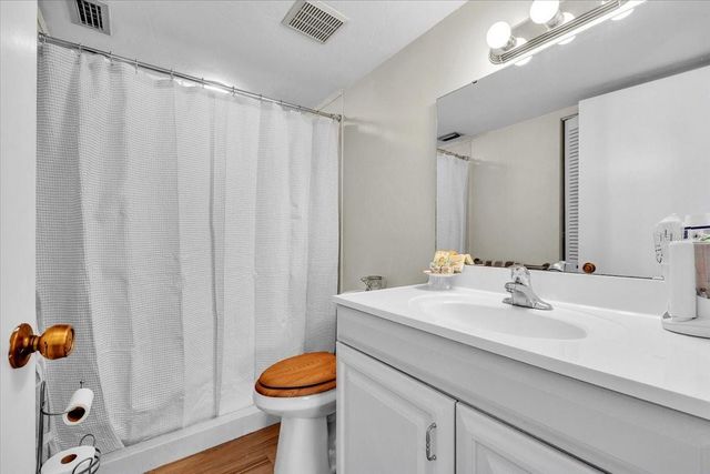 5209 WEDGEWOOD LANE 17, Sarasota, FL 34235