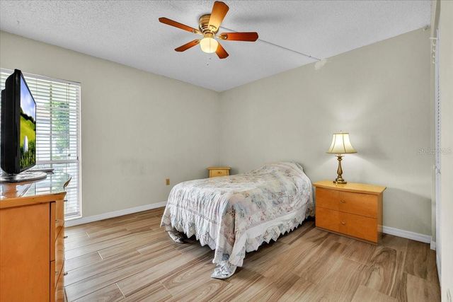 5209 WEDGEWOOD LANE 17, Sarasota, FL 34235