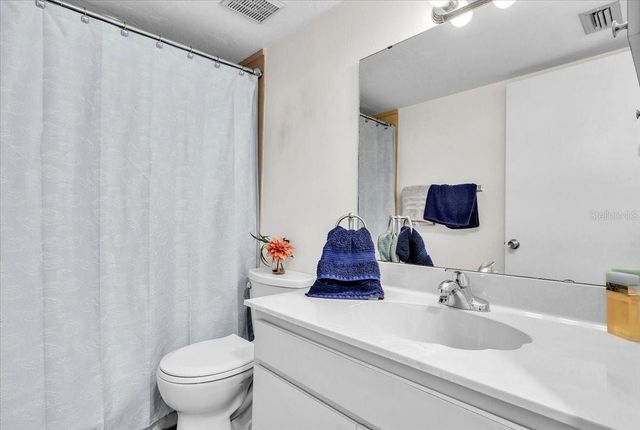 5209 WEDGEWOOD LANE 17, Sarasota, FL 34235