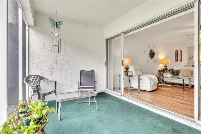5209 WEDGEWOOD LANE 17, Sarasota, FL 34235