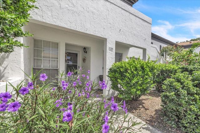 5209 WEDGEWOOD LANE 17, Sarasota, FL 34235