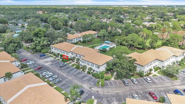 5209 WEDGEWOOD LANE 17, Sarasota, FL 34235