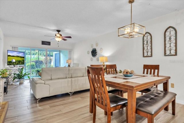 5209 WEDGEWOOD LANE 17, Sarasota, FL 34235