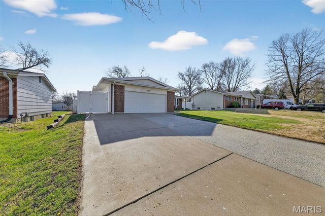 616 Norma Drive, St Charles, MO 63301