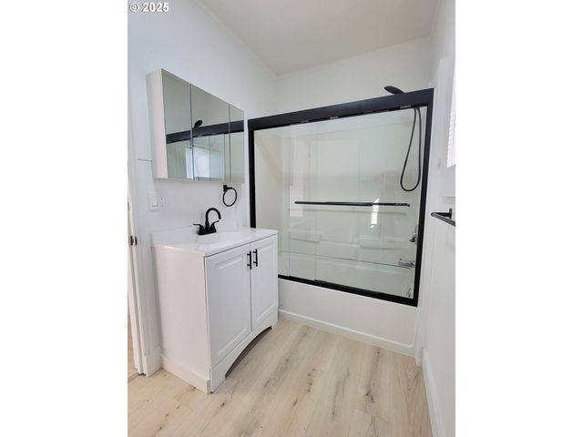 129 N P St, Cottage Grove, OR 97424