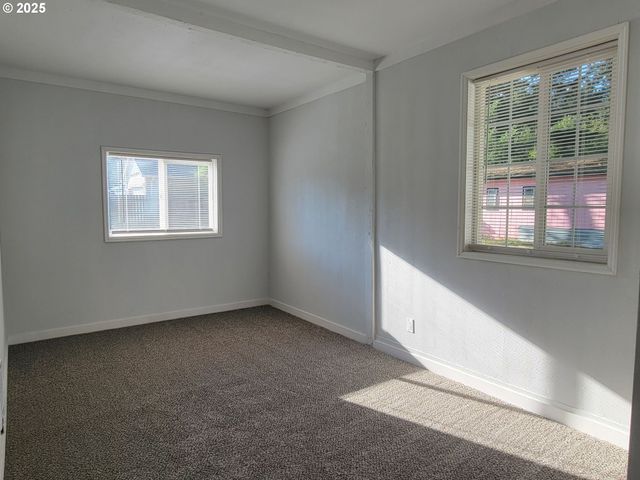 129 N P St, Cottage Grove, OR 97424