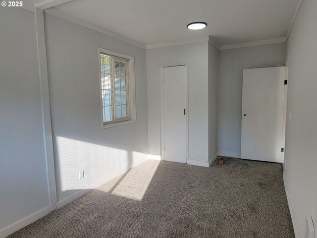 129 N P St, Cottage Grove, OR 97424