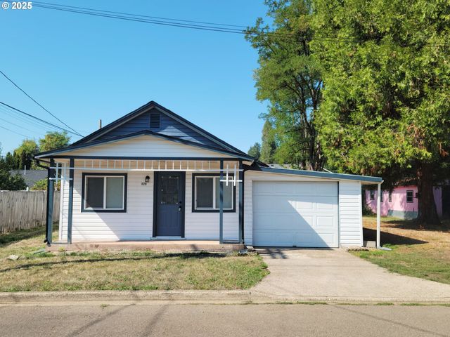 129 N P St, Cottage Grove, OR 97424