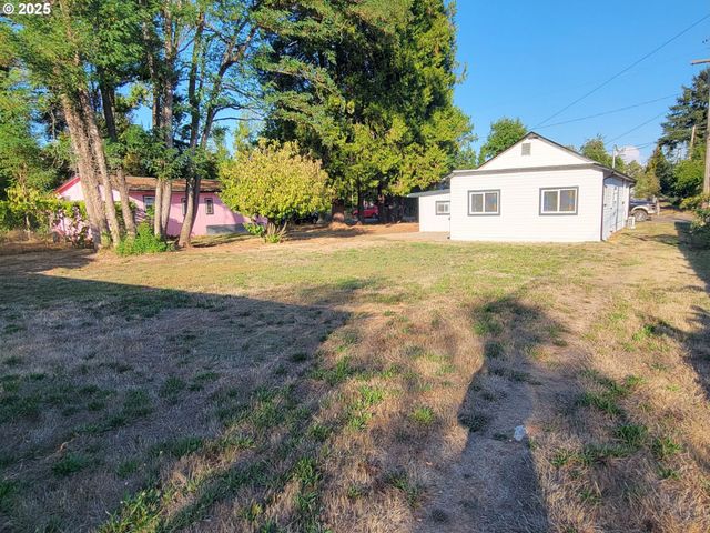 129 N P St, Cottage Grove, OR 97424