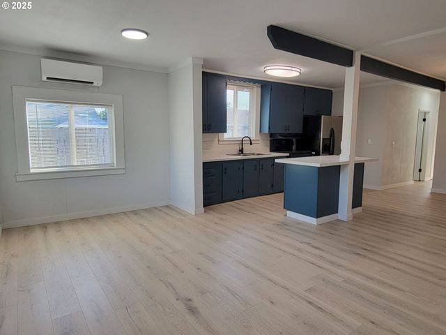 129 N P St, Cottage Grove, OR 97424