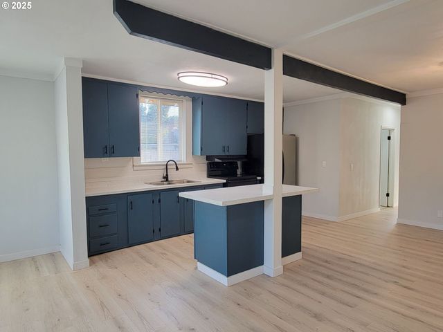 129 N P St, Cottage Grove, OR 97424