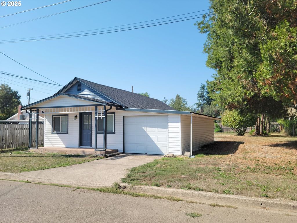 129 N P St, Cottage Grove, OR 97424