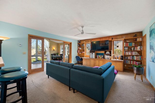3718 N Cabarton Ln, Boise, ID 83704