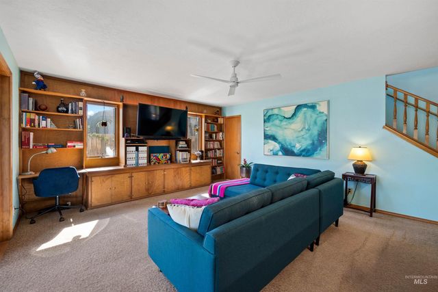 3718 N Cabarton Ln, Boise, ID 83704