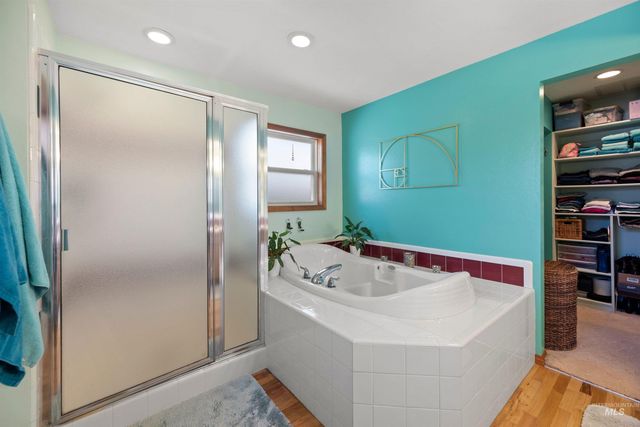 3718 N Cabarton Ln, Boise, ID 83704