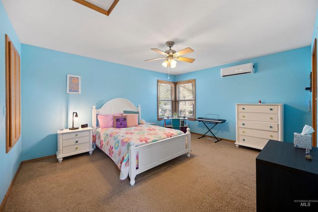 3718 N Cabarton Ln, Boise, ID 83704