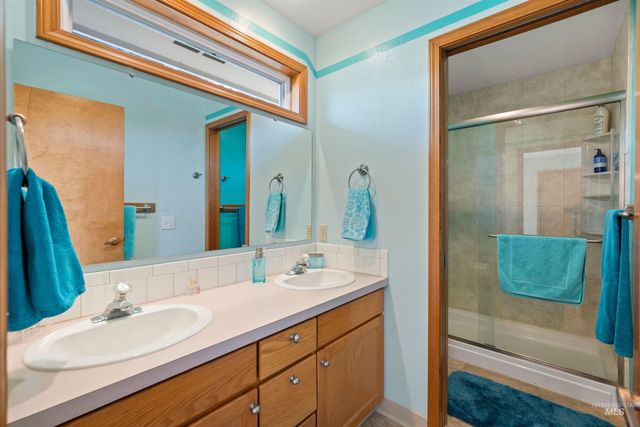 3718 N Cabarton Ln, Boise, ID 83704