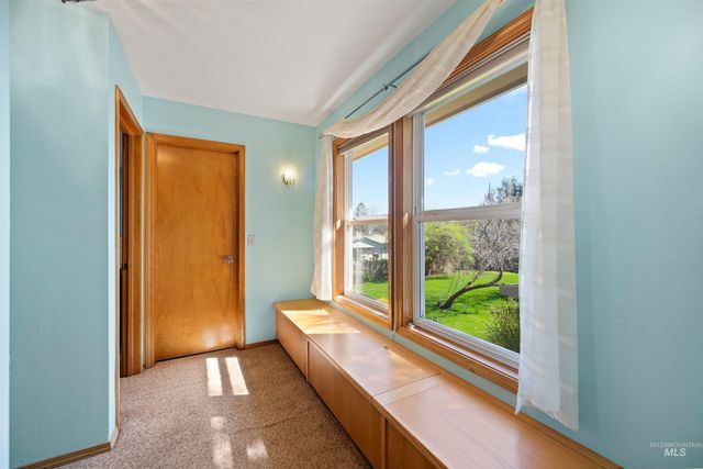 3718 N Cabarton Ln, Boise, ID 83704