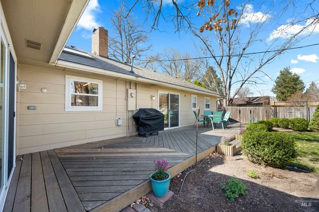 3718 N Cabarton Ln, Boise, ID 83704