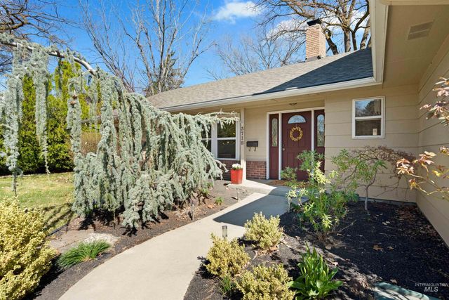 3718 N Cabarton Ln, Boise, ID 83704