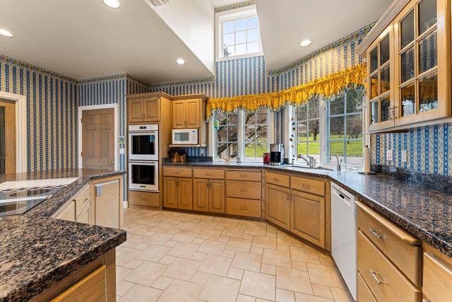 3396 Foots Creek Road, Gold Hill, OR 97525