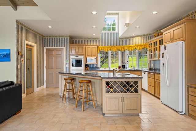 3396 Foots Creek Road, Gold Hill, OR 97525