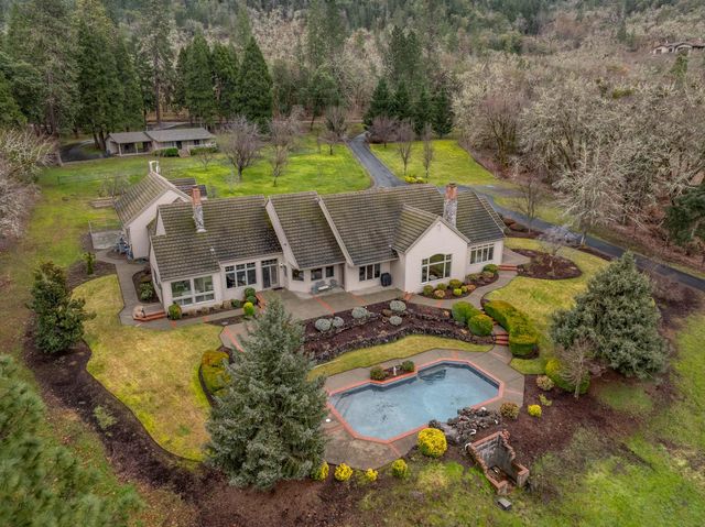 3396 Foots Creek Road, Gold Hill, OR 97525