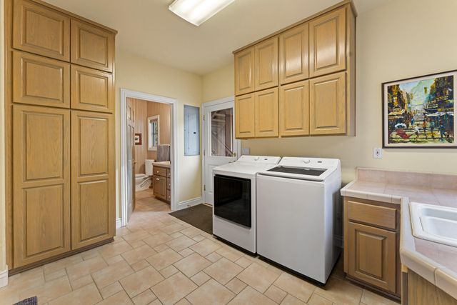 3396 Foots Creek Road, Gold Hill, OR 97525