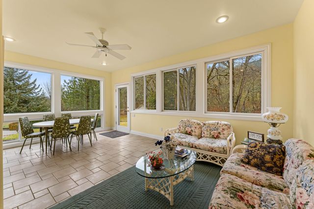 3396 Foots Creek Road, Gold Hill, OR 97525