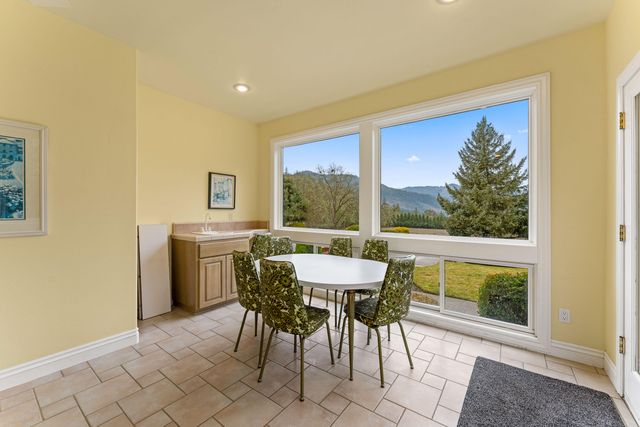 3396 Foots Creek Road, Gold Hill, OR 97525