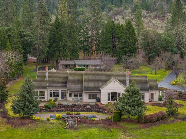 3396 Foots Creek Road, Gold Hill, OR 97525