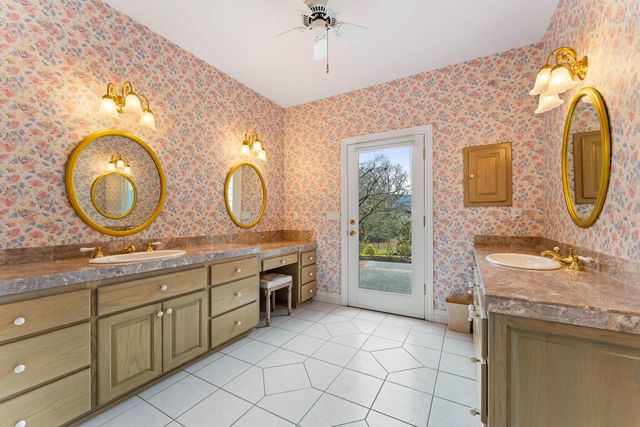 3396 Foots Creek Road, Gold Hill, OR 97525