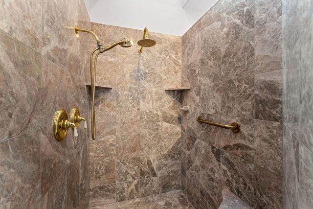 3396 Foots Creek Road, Gold Hill, OR 97525