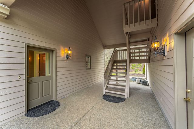 3396 Foots Creek Road, Gold Hill, OR 97525