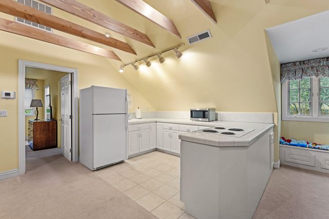 3396 Foots Creek Road, Gold Hill, OR 97525