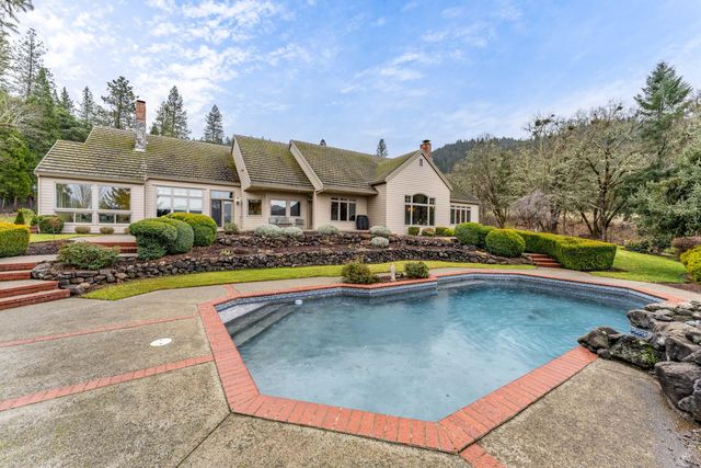 3396 Foots Creek Road, Gold Hill, OR 97525