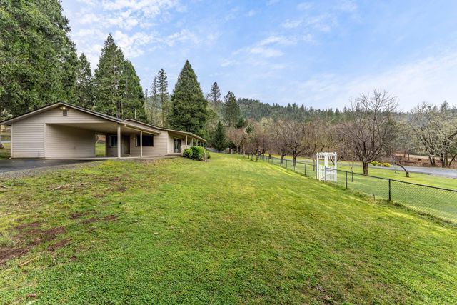 3396 Foots Creek Road, Gold Hill, OR 97525
