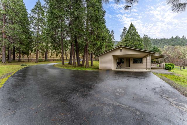 3396 Foots Creek Road, Gold Hill, OR 97525