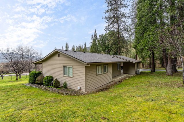3396 Foots Creek Road, Gold Hill, OR 97525