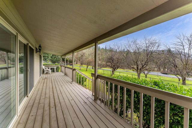 3396 Foots Creek Road, Gold Hill, OR 97525